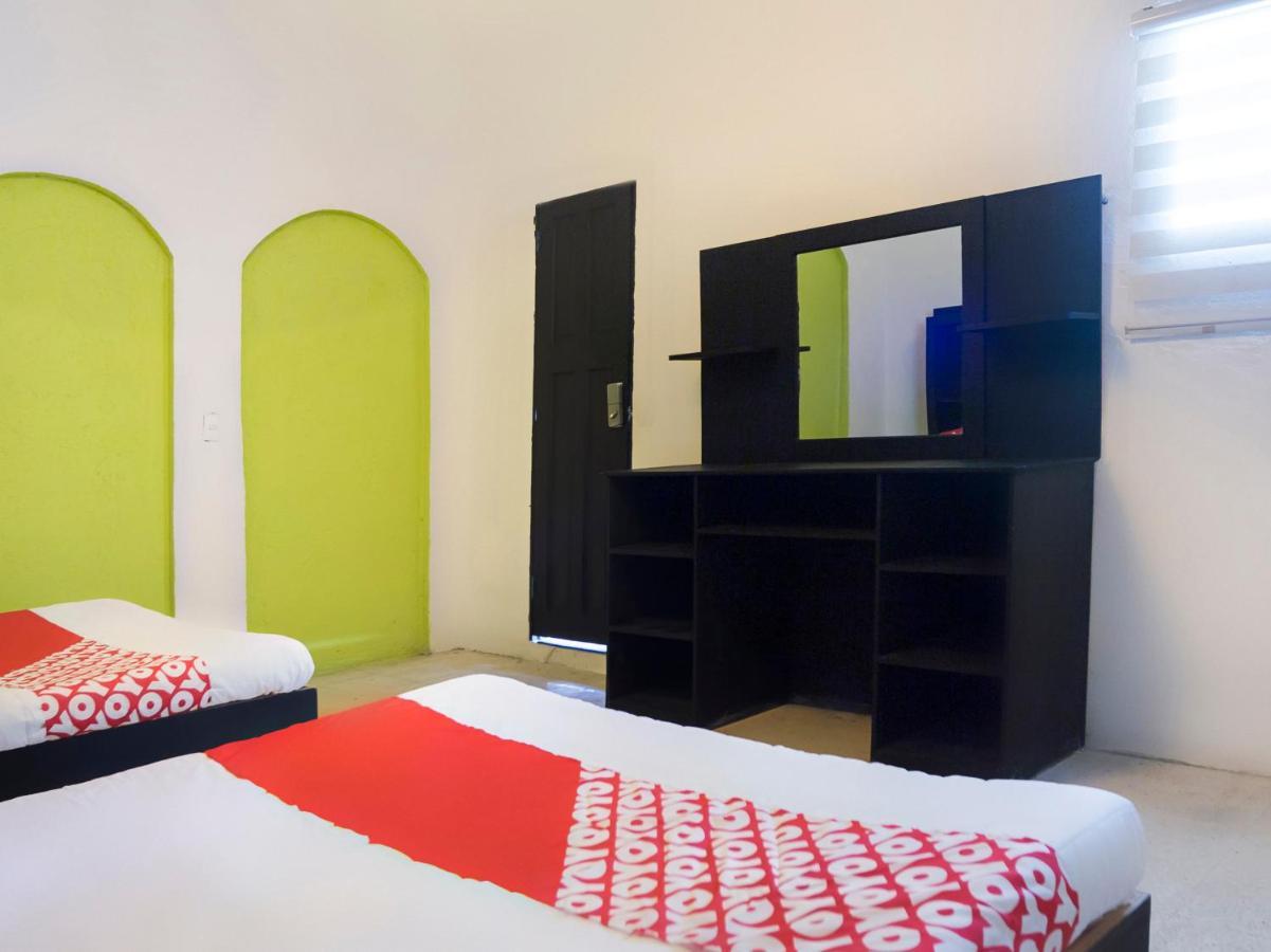 Oyo Hotel Hare Krishna Monterrey Dış mekan fotoğraf