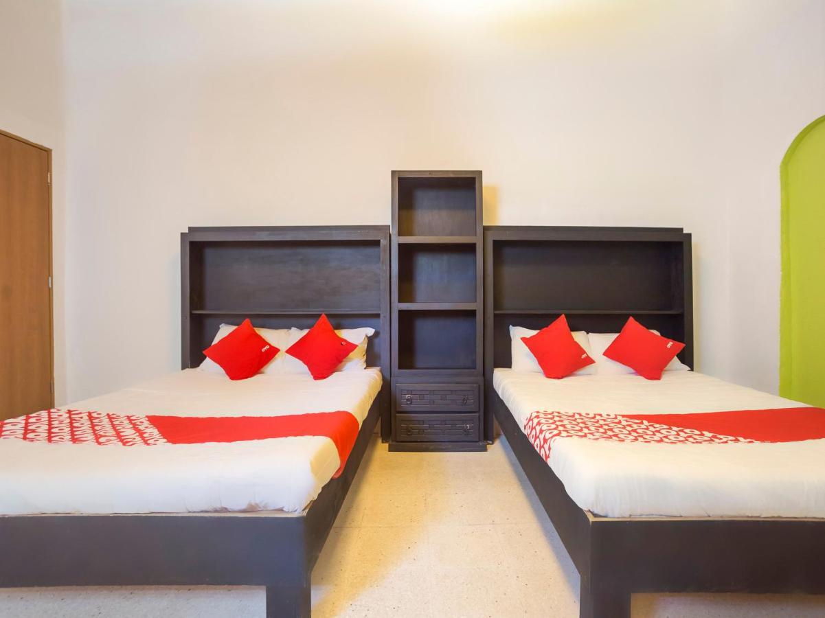 Oyo Hotel Hare Krishna Monterrey Dış mekan fotoğraf